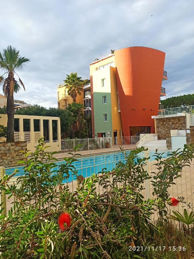 Appartement Rooftop- Jacuzzi - Terrasse - Parking à Antibes Extérieur photo