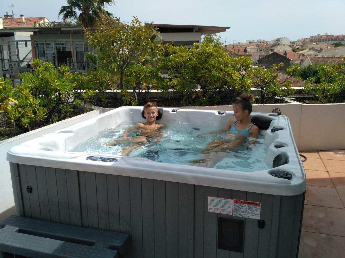 Appartement Rooftop- Jacuzzi - Terrasse - Parking à Antibes Extérieur photo
