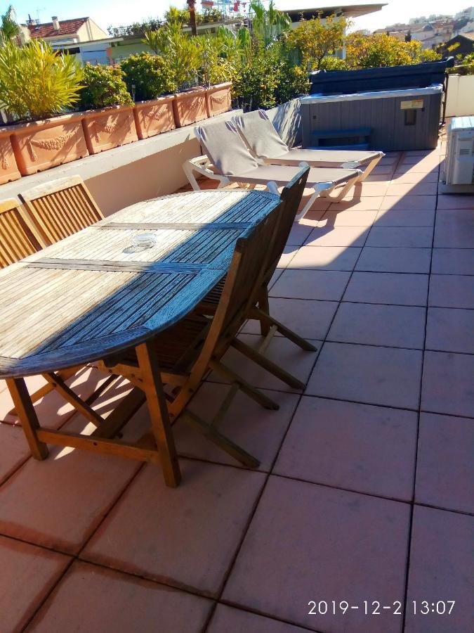 Appartement Rooftop- Jacuzzi - Terrasse - Parking à Antibes Extérieur photo